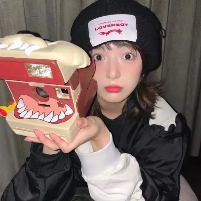 推动摇篮的手
